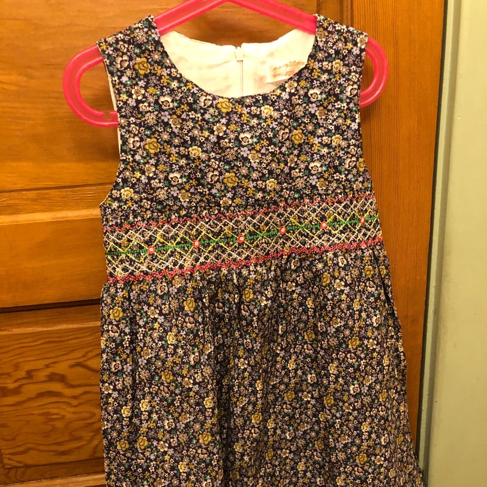 Hand smocked dress for 6 year olds girl-NWT